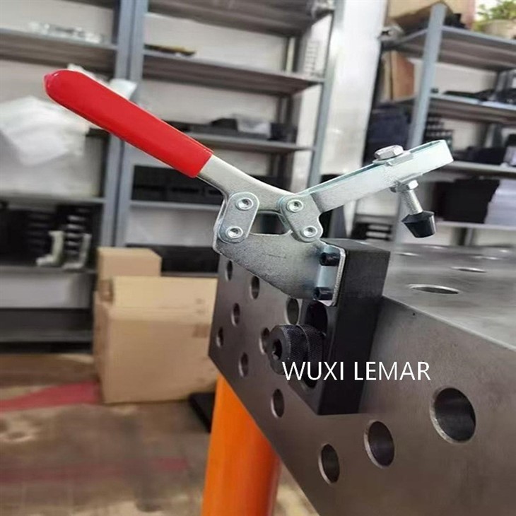welding platform with fixtures (4)